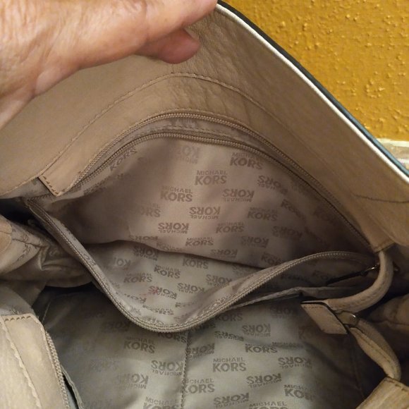 Purse - Picture 3 of 3